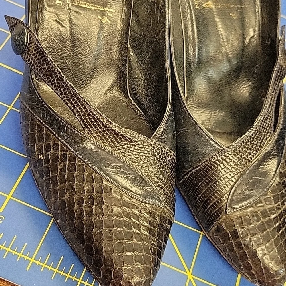 Mary V's Made in Spain Vintage Black Pumps Needs Heel Tips Size 8
